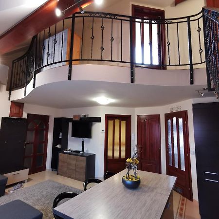 Galery Apartman Дьюла Екстер'єр фото
