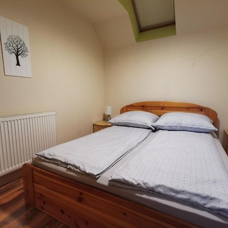 Galery Apartman Дьюла Екстер'єр фото