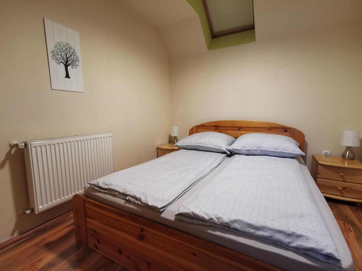 Galery Apartman Дьюла Екстер'єр фото